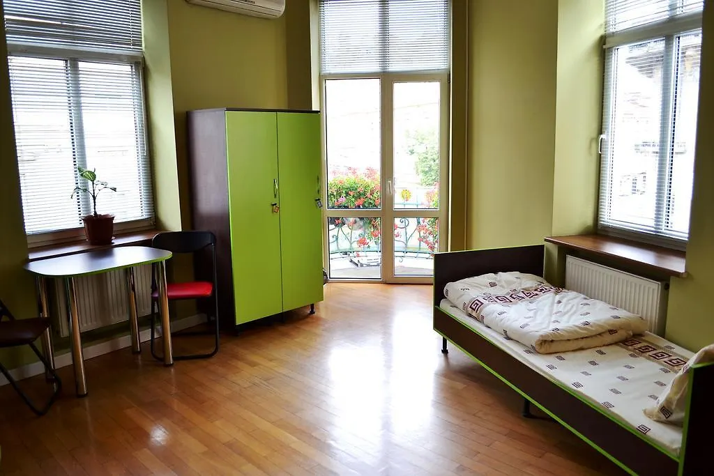Wanted Hostel 利沃夫 0*,